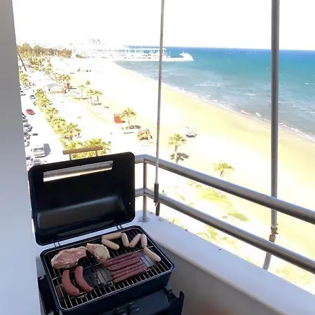 Room, 50m To The Finikoudes 라르나카