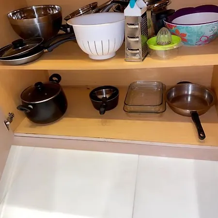 Room, 50m To The Finikoudes * Ларнака