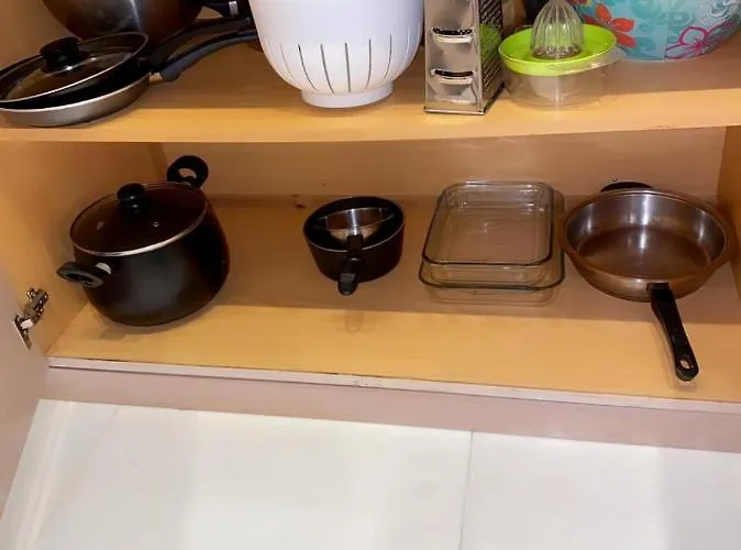 Room, 50m To The Finikoudes * Ларнака