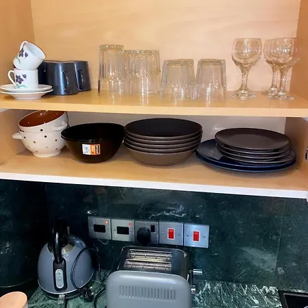 Room, 50m To The Finikoudes Δωμάτια σε οικογενειακή κατοικία Λάρνακα